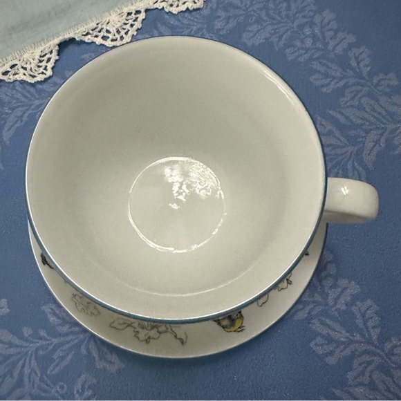 Beatrix Potter Peter Rabbit Floral Teacup and Saucer - Picture 3 of 11